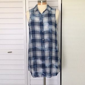 Kenneth Cole Reaction. Button down shirt